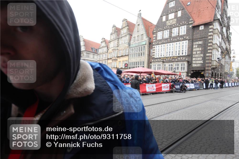 05.10.2025 - 20. swb-Marathon Bremen Yannick Fuchs http://msf.ph/oto/9311758 05.10.2025 11:29:30 Ziel  meine-sportfotos.de
