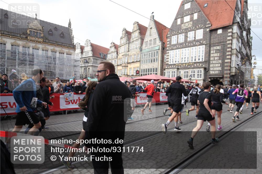 05.10.2025 - 20. swb-Marathon Bremen Yannick Fuchs http://msf.ph/oto/9311774 05.10.2025 11:35:57 Ziel  meine-sportfotos.de