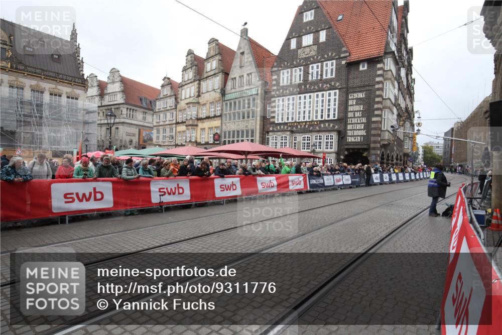 05.10.2025 - 20. swb-Marathon Bremen Yannick Fuchs http://msf.ph/oto/9311776 05.10.2025 11:56:48 Ziel  meine-sportfotos.de