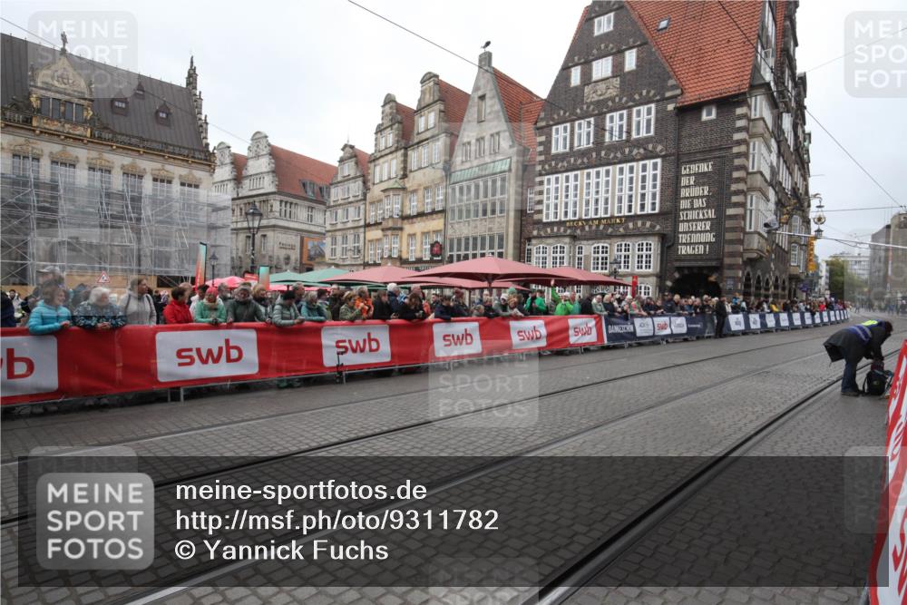 05.10.2025 - 20. swb-Marathon Bremen Yannick Fuchs http://msf.ph/oto/9311782 05.10.2025 11:56:53 Ziel  meine-sportfotos.de