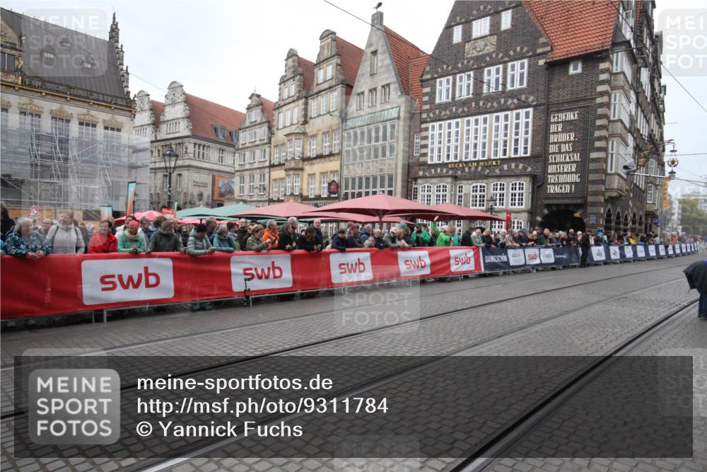 05.10.2025 - 20. swb-Marathon Bremen Yannick Fuchs http://msf.ph/oto/9311784 05.10.2025 11:56:58 Ziel  meine-sportfotos.de