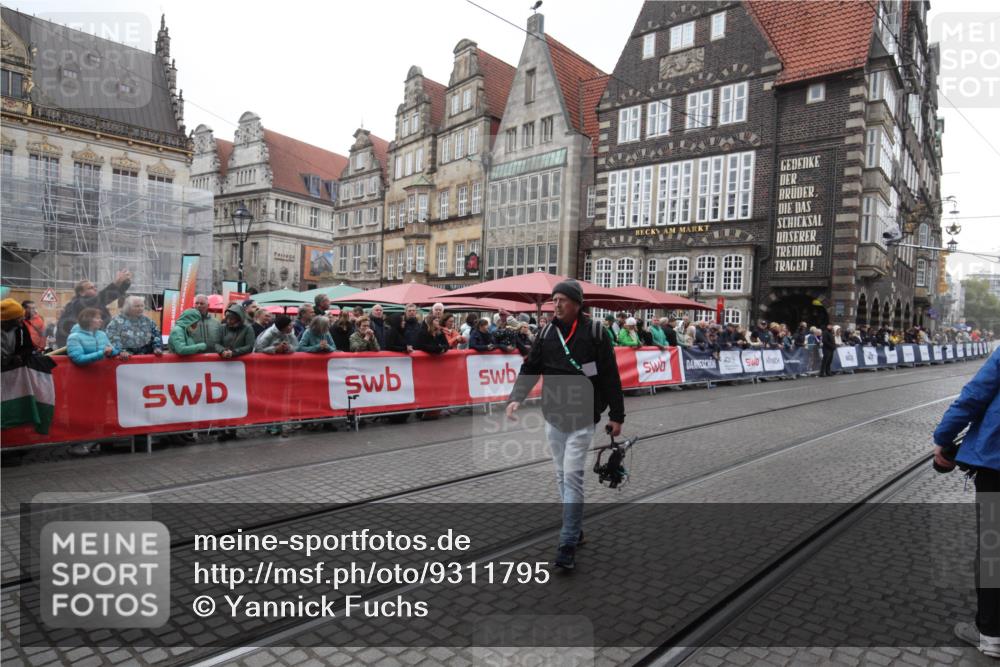 05.10.2025 - 20. swb-Marathon Bremen Yannick Fuchs http://msf.ph/oto/9311795 05.10.2025 12:16:57 Ziel  meine-sportfotos.de