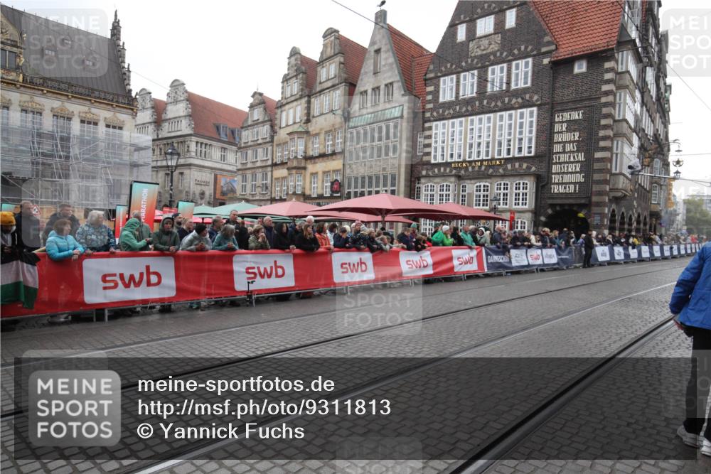 05.10.2025 - 20. swb-Marathon Bremen Yannick Fuchs http://msf.ph/oto/9311813 05.10.2025 12:17:12 Ziel  meine-sportfotos.de
