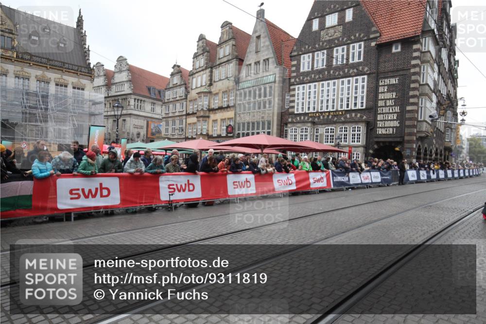 05.10.2025 - 20. swb-Marathon Bremen Yannick Fuchs http://msf.ph/oto/9311819 05.10.2025 12:21:32 Ziel  meine-sportfotos.de