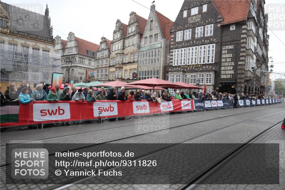 05.10.2025 - 20. swb-Marathon Bremen Yannick Fuchs http://msf.ph/oto/9311826 05.10.2025 12:22:21 Ziel  meine-sportfotos.de