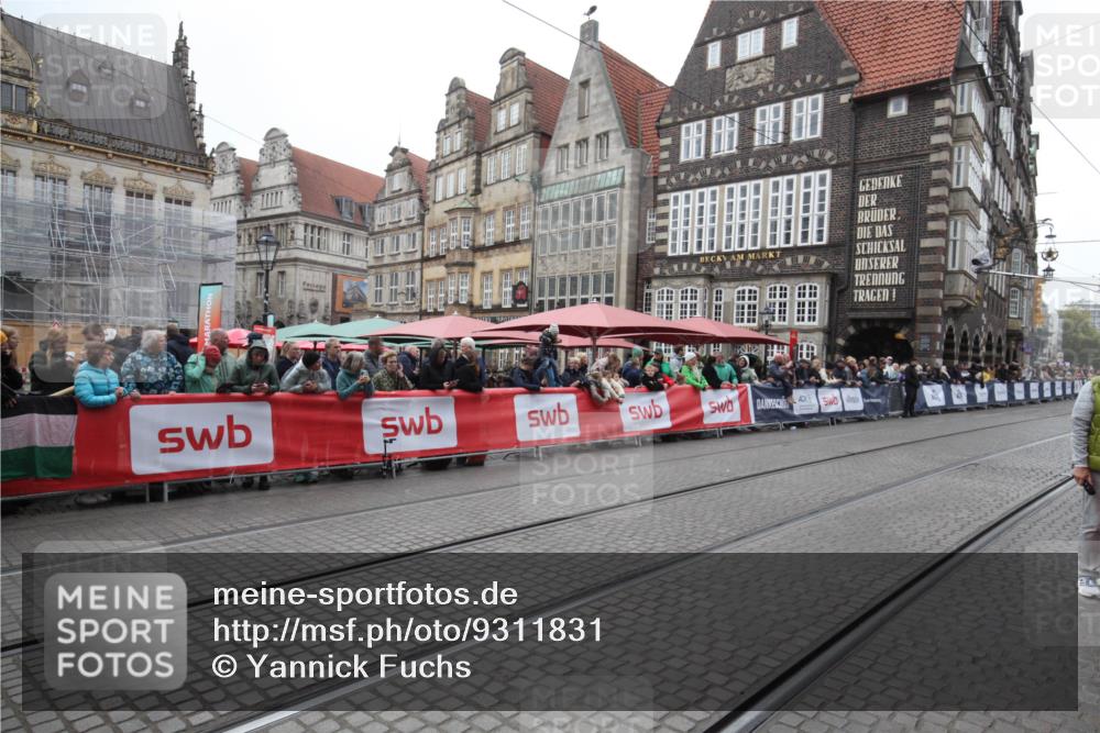 05.10.2025 - 20. swb-Marathon Bremen Yannick Fuchs http://msf.ph/oto/9311831 05.10.2025 12:22:54 Ziel  meine-sportfotos.de