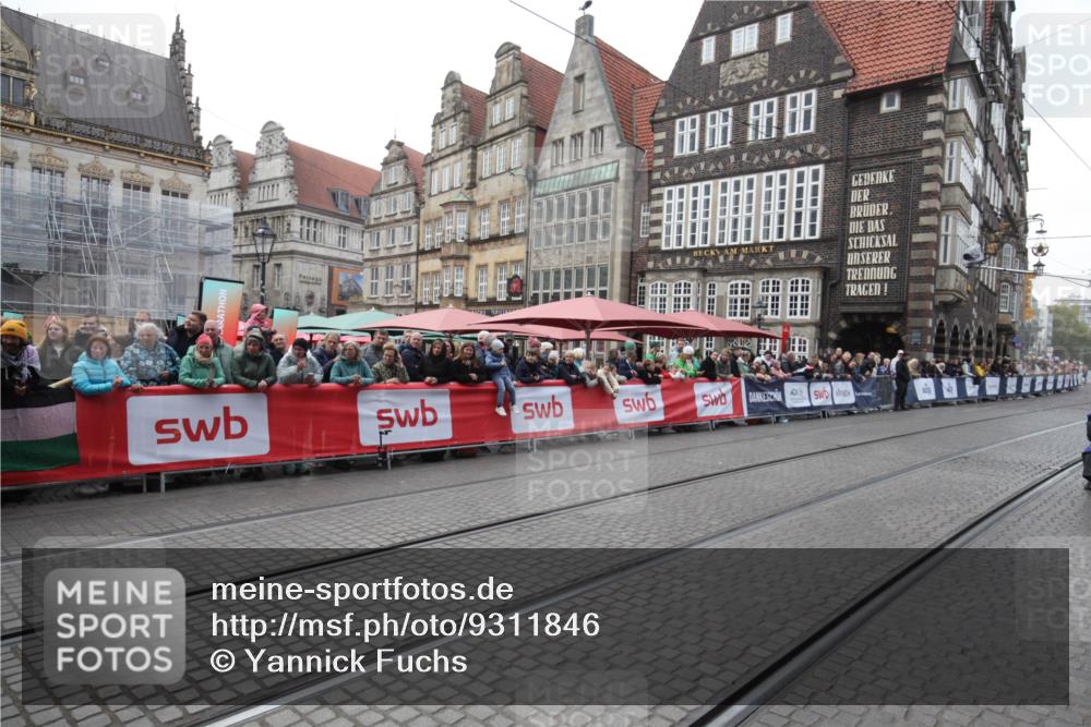 05.10.2025 - 20. swb-Marathon Bremen Yannick Fuchs http://msf.ph/oto/9311846 05.10.2025 12:31:37 Ziel  meine-sportfotos.de