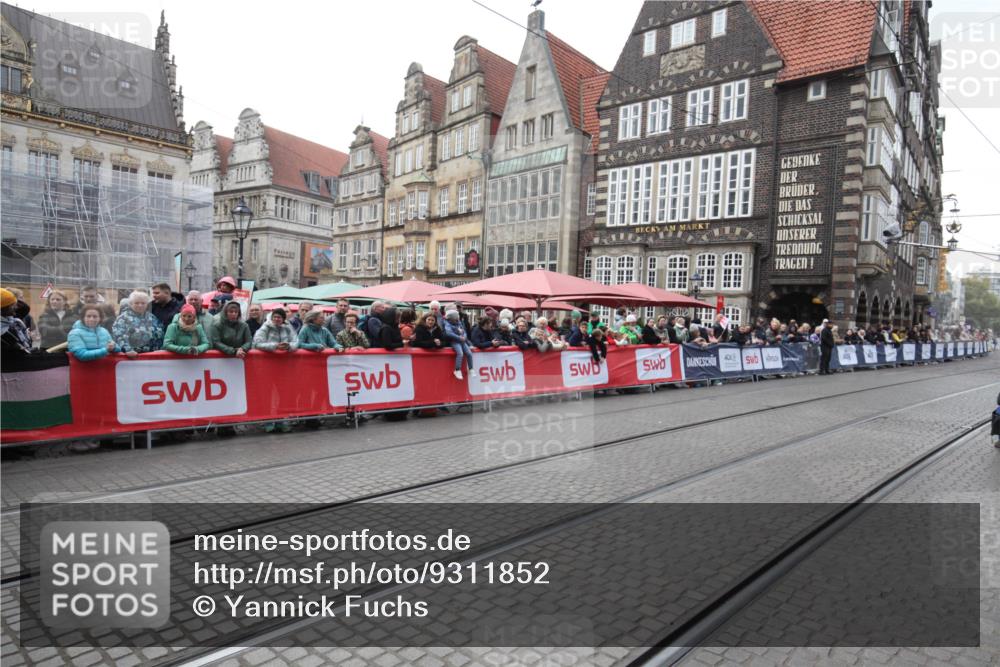05.10.2025 - 20. swb-Marathon Bremen Yannick Fuchs http://msf.ph/oto/9311852 05.10.2025 12:32:19 Ziel  meine-sportfotos.de