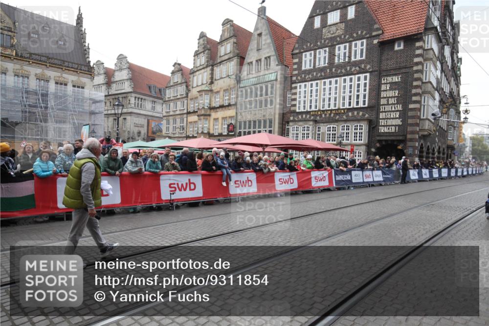 05.10.2025 - 20. swb-Marathon Bremen Yannick Fuchs http://msf.ph/oto/9311854 05.10.2025 12:32:23 Ziel  meine-sportfotos.de