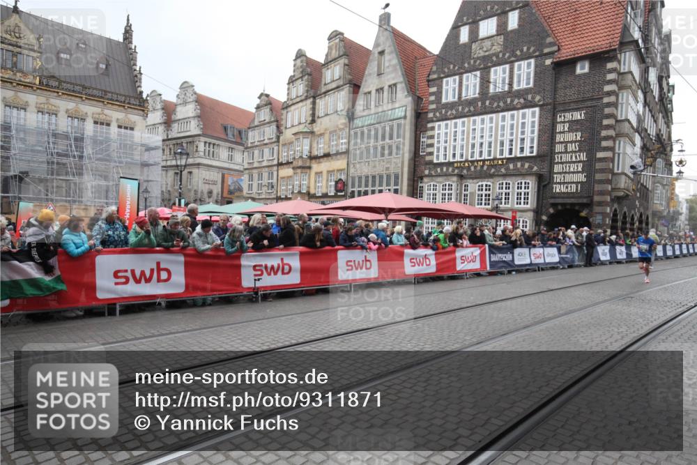 05.10.2025 - 20. swb-Marathon Bremen Yannick Fuchs http://msf.ph/oto/9311871 05.10.2025 12:54:38 Ziel 5240 meine-sportfotos.de