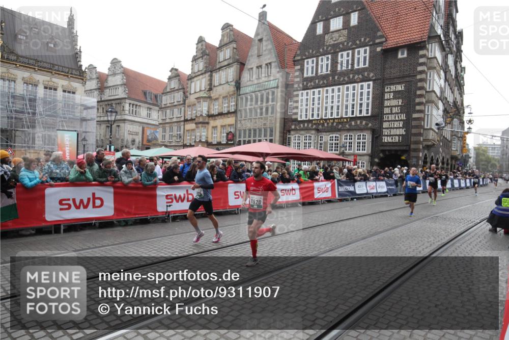 05.10.2025 - 20. swb-Marathon Bremen Yannick Fuchs http://msf.ph/oto/9311907 05.10.2025 12:58:51 Ziel 5815, 7668, 7764, 8275, 8520, 8593 meine-sportfotos.de