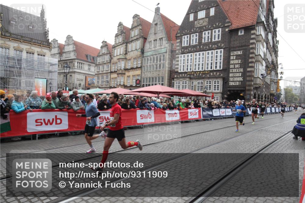 05.10.2025 - 20. swb-Marathon Bremen Yannick Fuchs http://msf.ph/oto/9311909 05.10.2025 12:58:51 Ziel 5815, 7668, 7764, 8275, 8520, 8593 meine-sportfotos.de