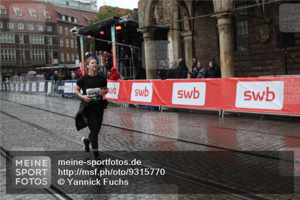 05.10.2025 - 20. swb-Marathon Bremen Yannick Fuchs http://msf.ph/oto/9315770 05.10.2025 14:56:08 Ziel 3443 meine-sportfotos.de
