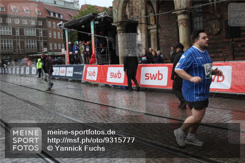 05.10.2025 - 20. swb-Marathon Bremen Yannick Fuchs http://msf.ph/oto/9315777 05.10.2025 14:56:47 Ziel 5454 meine-sportfotos.de