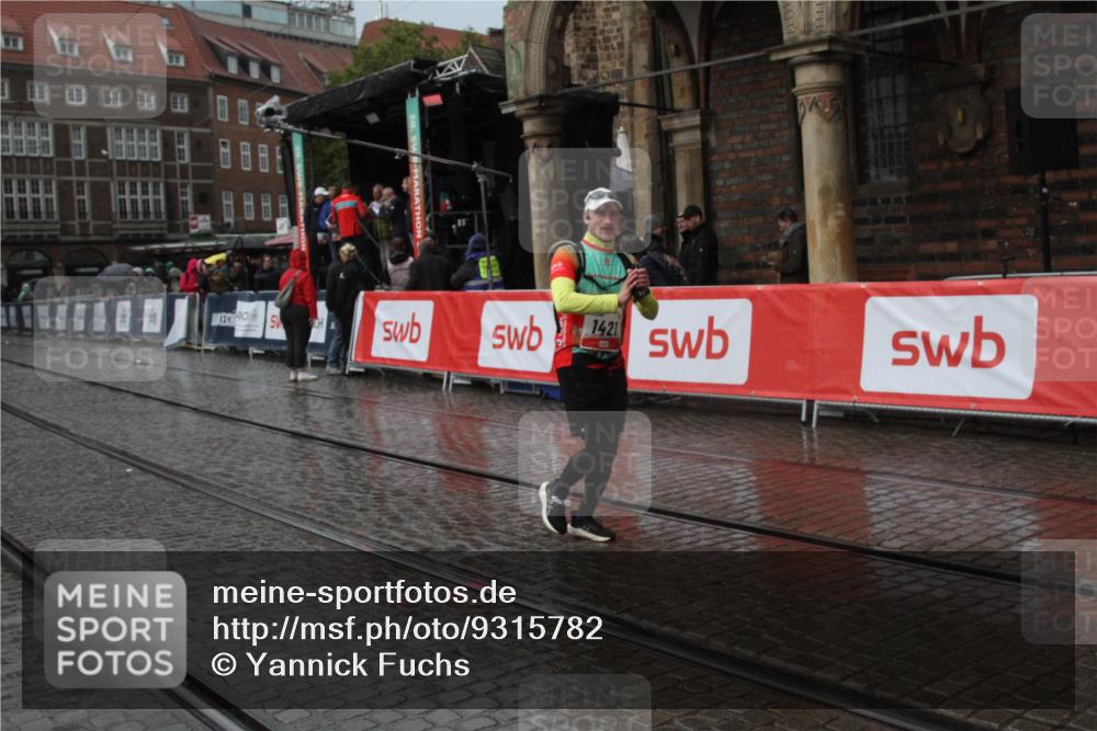 05.10.2025 - 20. swb-Marathon Bremen Yannick Fuchs http://msf.ph/oto/9315782 05.10.2025 14:58:02 Ziel 1421 meine-sportfotos.de