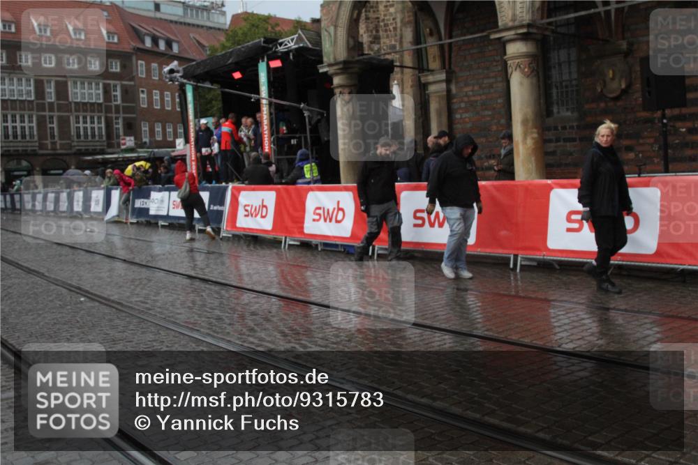 05.10.2025 - 20. swb-Marathon Bremen Yannick Fuchs http://msf.ph/oto/9315783 05.10.2025 14:58:11 Ziel  meine-sportfotos.de