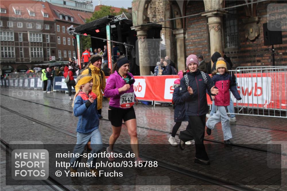 05.10.2025 - 20. swb-Marathon Bremen Yannick Fuchs http://msf.ph/oto/9315788 05.10.2025 14:59:11 Ziel 1442 meine-sportfotos.de