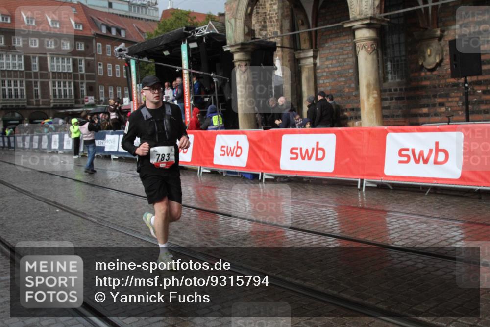 05.10.2025 - 20. swb-Marathon Bremen Yannick Fuchs http://msf.ph/oto/9315794 05.10.2025 14:59:34 Ziel 783 meine-sportfotos.de