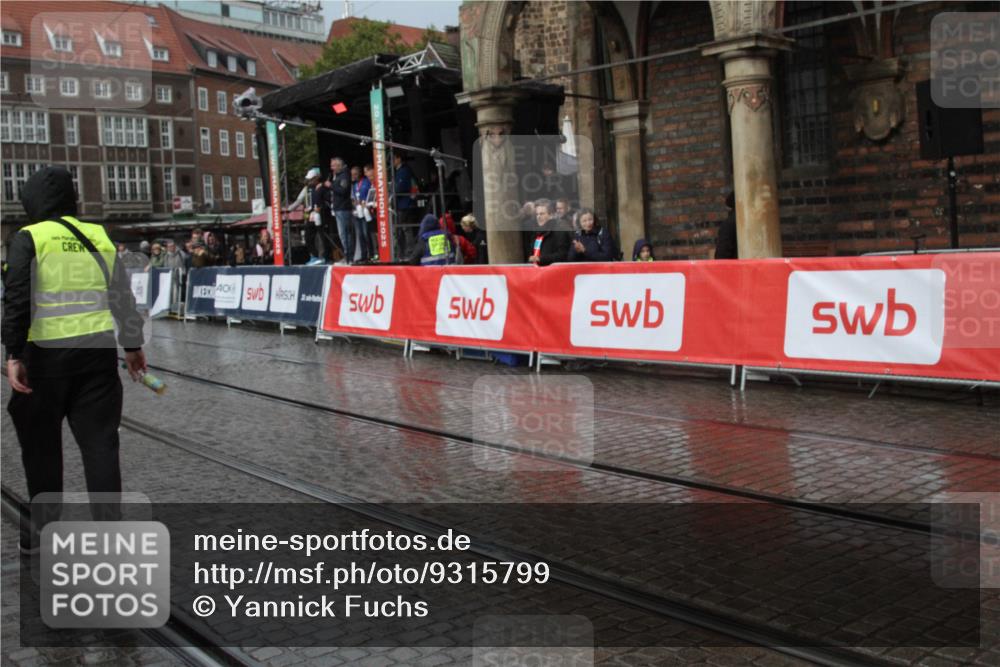 05.10.2025 - 20. swb-Marathon Bremen Yannick Fuchs http://msf.ph/oto/9315799 05.10.2025 15:00:03 Ziel  meine-sportfotos.de