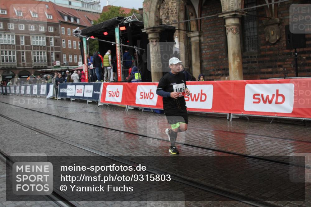 05.10.2025 - 20. swb-Marathon Bremen Yannick Fuchs http://msf.ph/oto/9315803 05.10.2025 15:01:13 Ziel 1406 meine-sportfotos.de