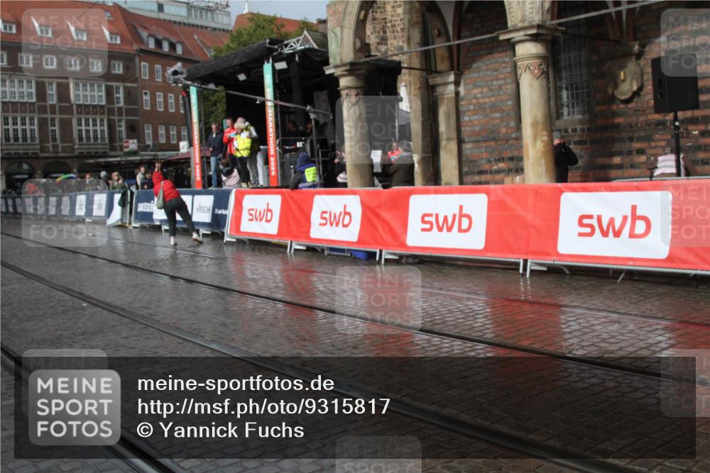 05.10.2025 - 20. swb-Marathon Bremen Yannick Fuchs http://msf.ph/oto/9315817 05.10.2025 15:02:53 Ziel  meine-sportfotos.de