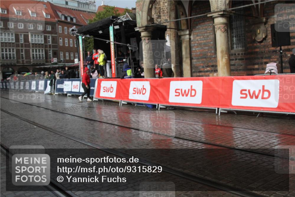 05.10.2025 - 20. swb-Marathon Bremen Yannick Fuchs http://msf.ph/oto/9315829 05.10.2025 15:02:57 Ziel  meine-sportfotos.de