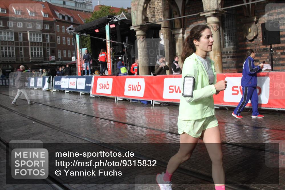05.10.2025 - 20. swb-Marathon Bremen Yannick Fuchs http://msf.ph/oto/9315832 05.10.2025 15:03:13 Ziel 1820 meine-sportfotos.de