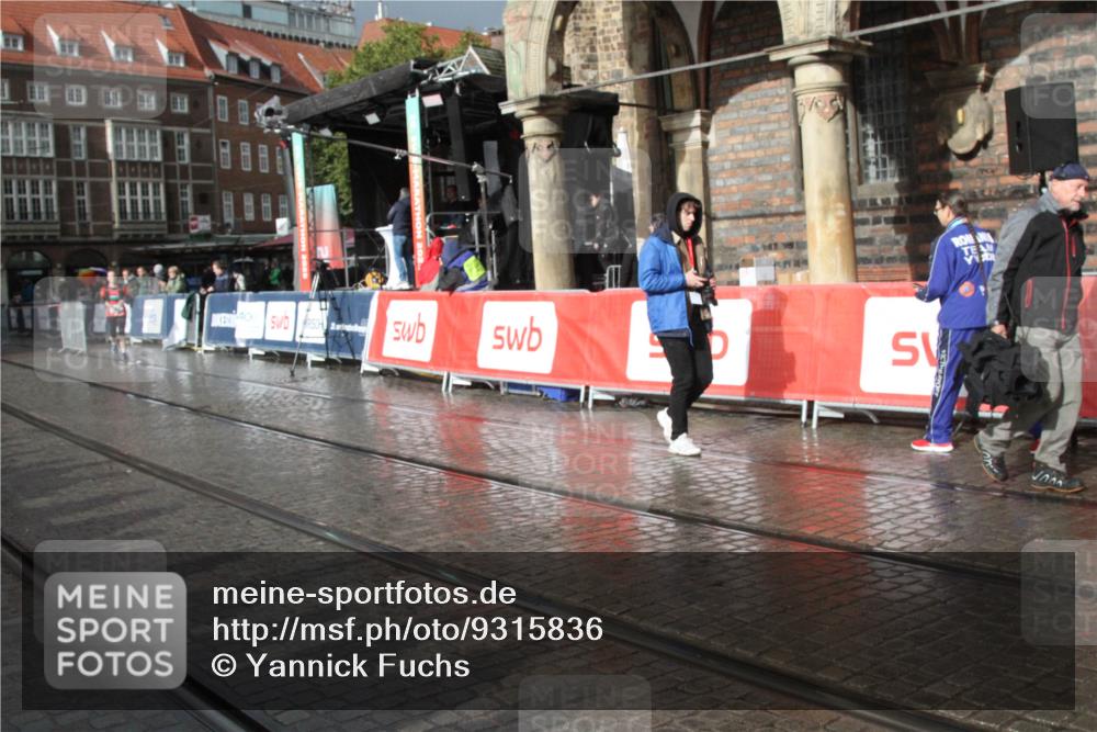05.10.2025 - 20. swb-Marathon Bremen Yannick Fuchs http://msf.ph/oto/9315836 05.10.2025 15:04:25 Ziel  meine-sportfotos.de