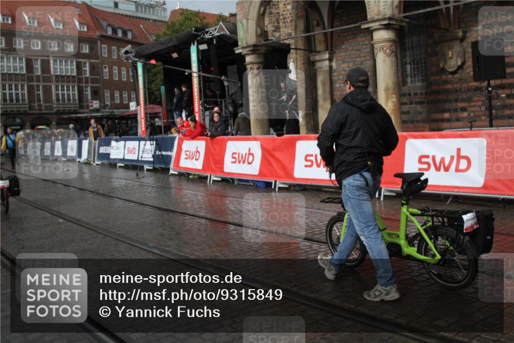 05.10.2025 - 20. swb-Marathon Bremen Yannick Fuchs http://msf.ph/oto/9315849 05.10.2025 15:06:10 Ziel  meine-sportfotos.de