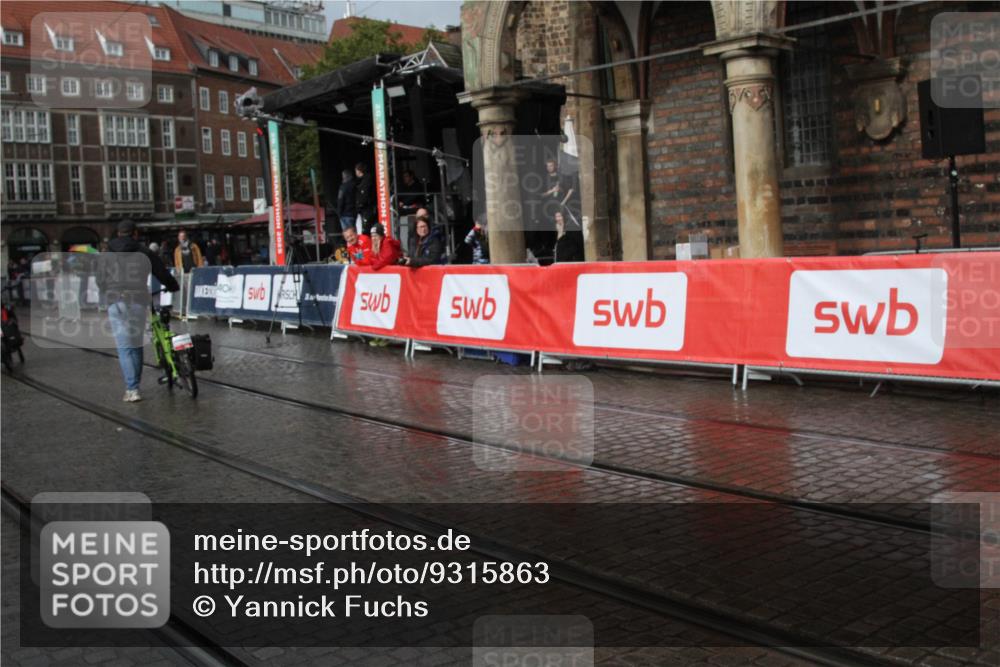05.10.2025 - 20. swb-Marathon Bremen Yannick Fuchs http://msf.ph/oto/9315863 05.10.2025 15:06:15 Ziel  meine-sportfotos.de