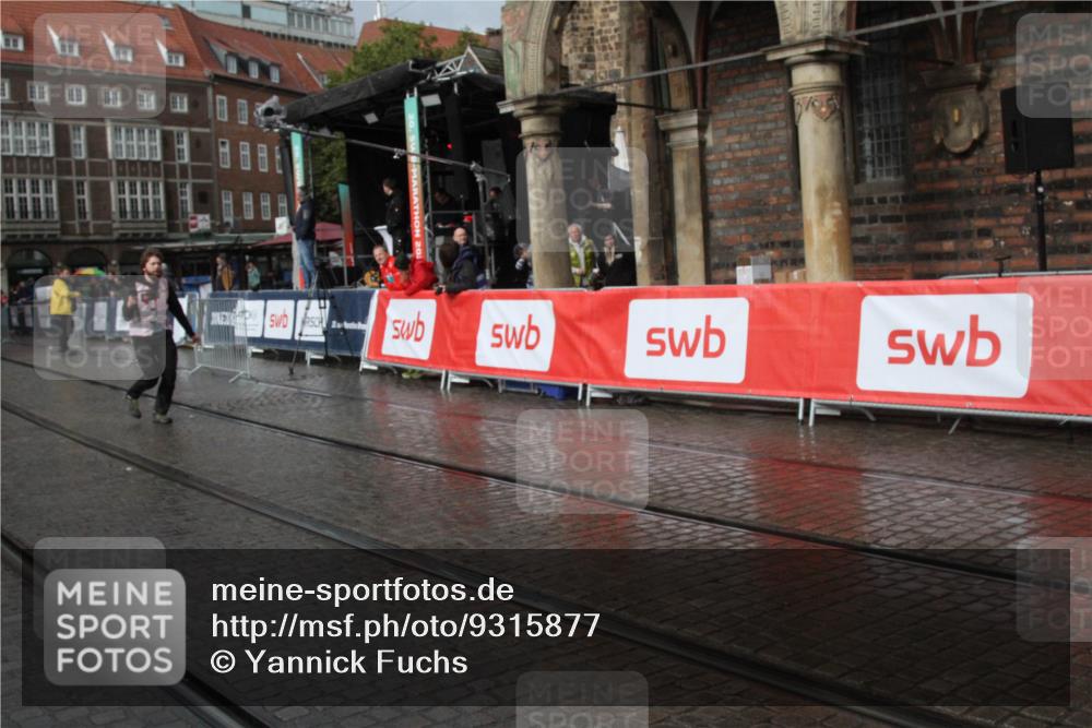 05.10.2025 - 20. swb-Marathon Bremen Yannick Fuchs http://msf.ph/oto/9315877 05.10.2025 15:06:27 Ziel  meine-sportfotos.de