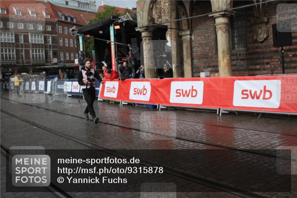 05.10.2025 - 20. swb-Marathon Bremen Yannick Fuchs http://msf.ph/oto/9315878 05.10.2025 15:06:28 Ziel  meine-sportfotos.de