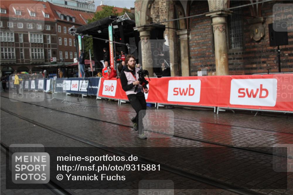 05.10.2025 - 20. swb-Marathon Bremen Yannick Fuchs http://msf.ph/oto/9315881 05.10.2025 15:06:29 Ziel  meine-sportfotos.de
