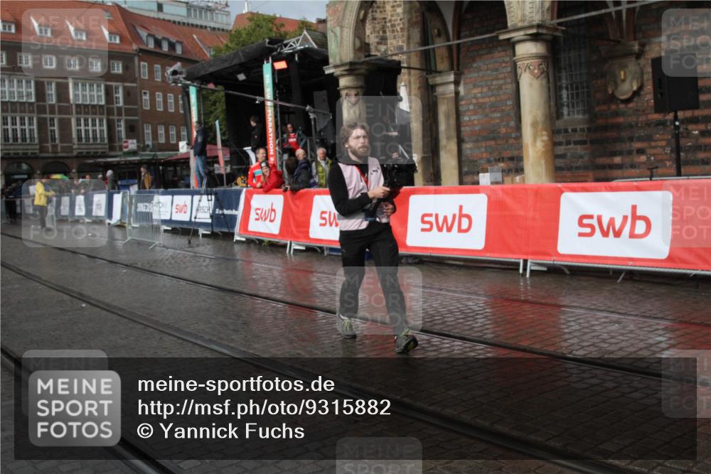 05.10.2025 - 20. swb-Marathon Bremen Yannick Fuchs http://msf.ph/oto/9315882 05.10.2025 15:06:30 Ziel  meine-sportfotos.de