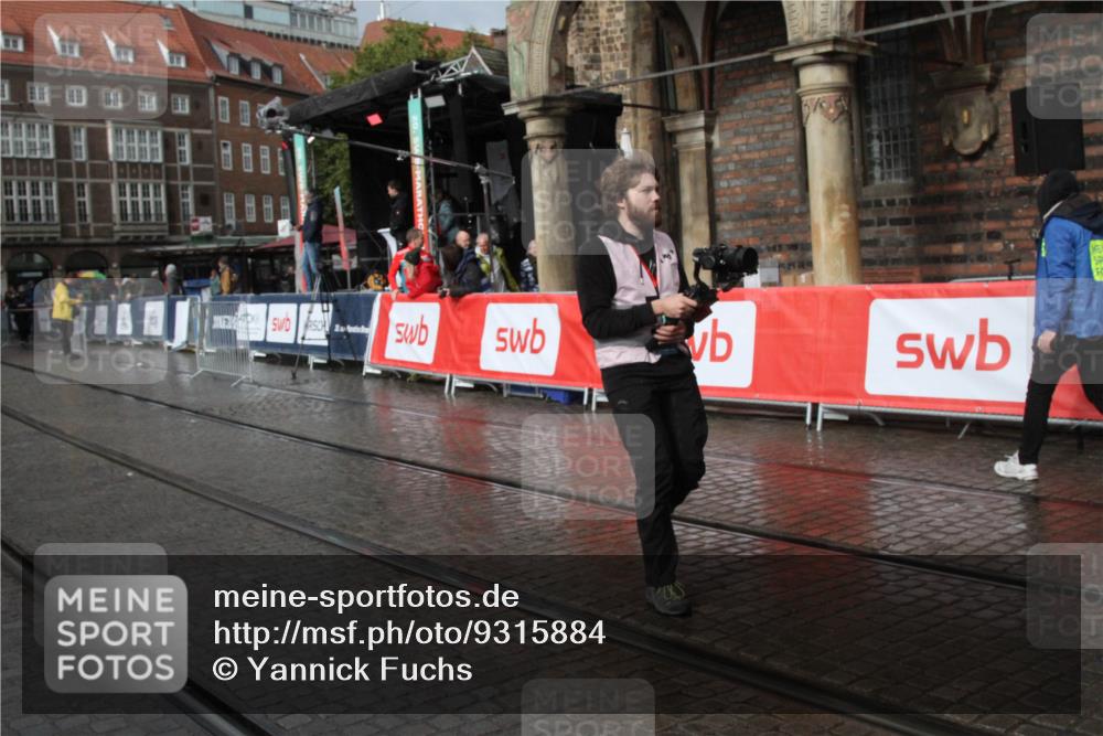05.10.2025 - 20. swb-Marathon Bremen Yannick Fuchs http://msf.ph/oto/9315884 05.10.2025 15:06:30 Ziel  meine-sportfotos.de