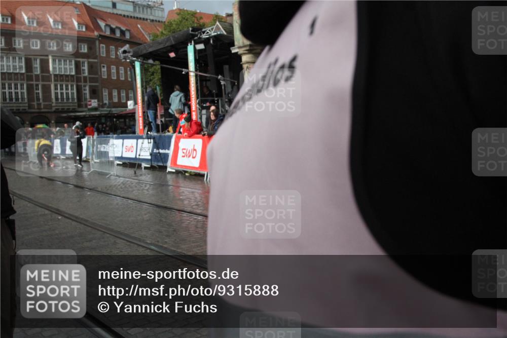 05.10.2025 - 20. swb-Marathon Bremen Yannick Fuchs http://msf.ph/oto/9315888 05.10.2025 15:06:39 Ziel  meine-sportfotos.de