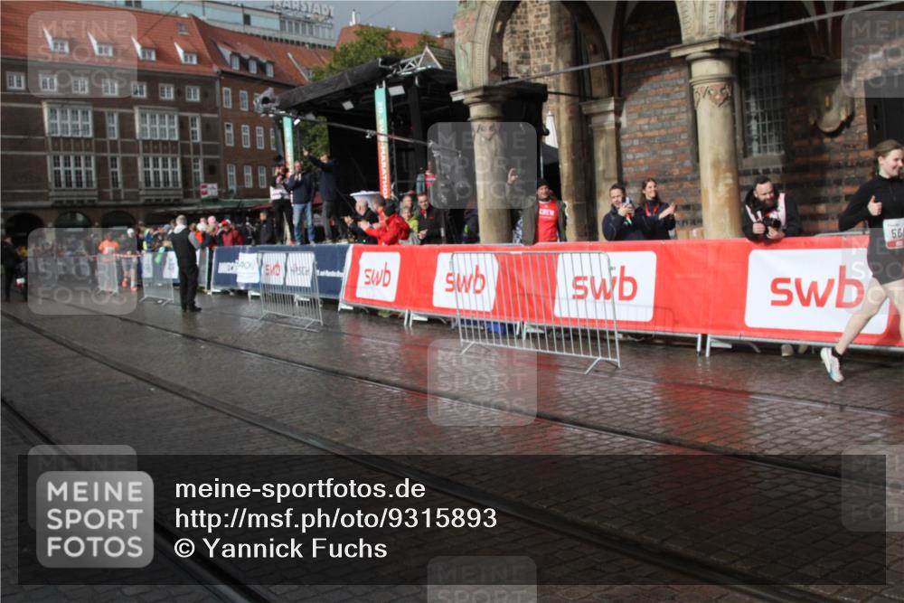 05.10.2025 - 20. swb-Marathon Bremen Yannick Fuchs http://msf.ph/oto/9315893 05.10.2025 15:10:19 Ziel 568 meine-sportfotos.de