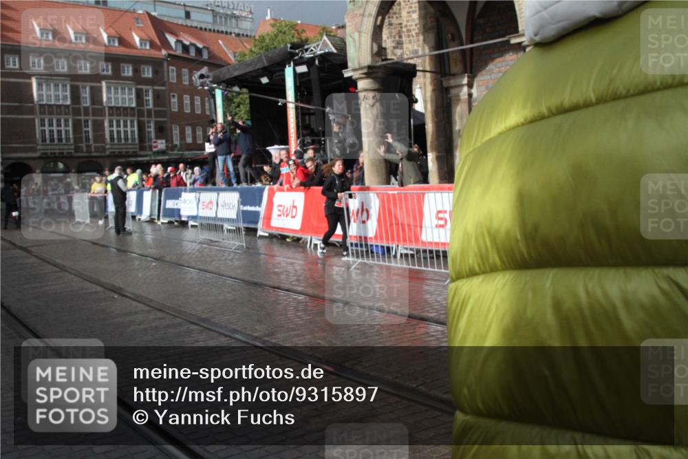 05.10.2025 - 20. swb-Marathon Bremen Yannick Fuchs http://msf.ph/oto/9315897 05.10.2025 15:10:39 Ziel 42, 367 meine-sportfotos.de