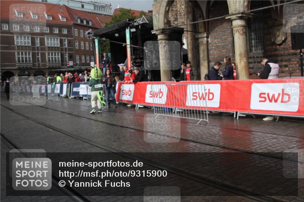05.10.2025 - 20. swb-Marathon Bremen Yannick Fuchs http://msf.ph/oto/9315900 05.10.2025 15:11:02 Ziel  meine-sportfotos.de