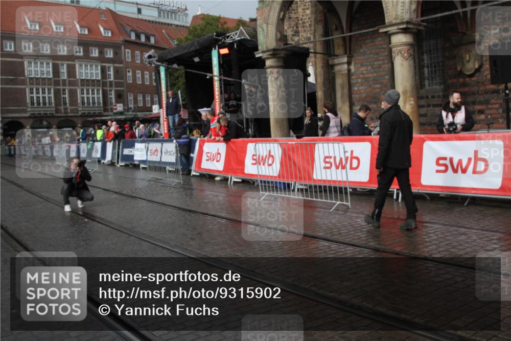 05.10.2025 - 20. swb-Marathon Bremen Yannick Fuchs http://msf.ph/oto/9315902 05.10.2025 15:11:21 Ziel  meine-sportfotos.de