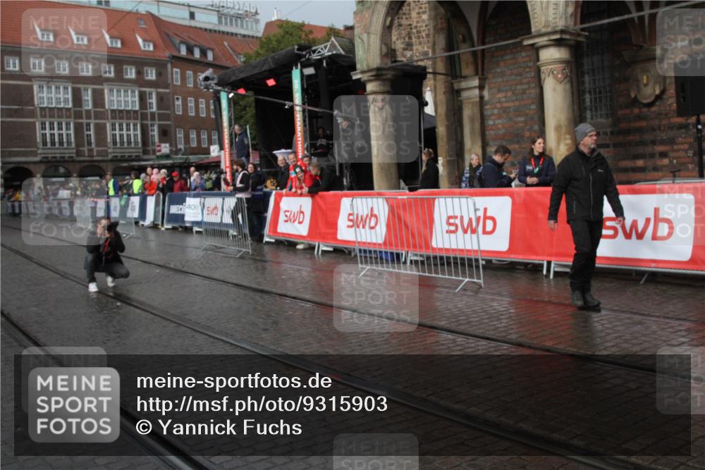 05.10.2025 - 20. swb-Marathon Bremen Yannick Fuchs http://msf.ph/oto/9315903 05.10.2025 15:11:26 Ziel  meine-sportfotos.de
