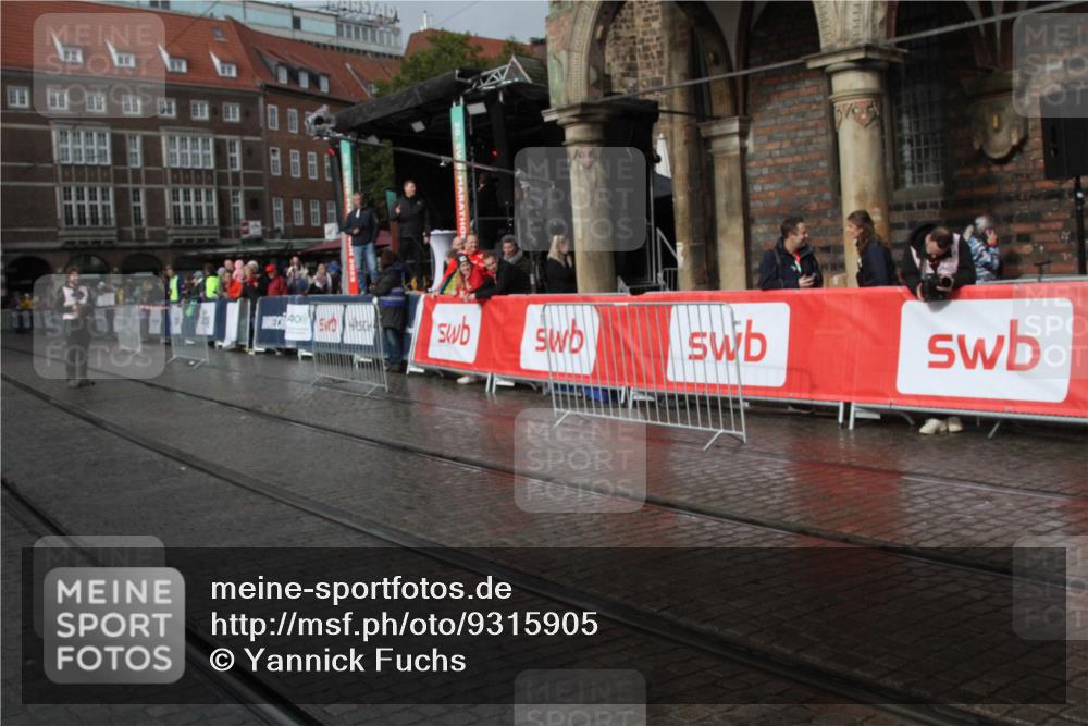 05.10.2025 - 20. swb-Marathon Bremen Yannick Fuchs http://msf.ph/oto/9315905 05.10.2025 15:12:01 Ziel  meine-sportfotos.de