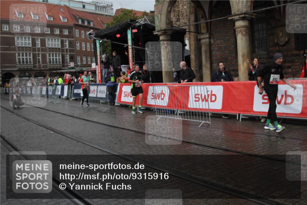 05.10.2025 - 20. swb-Marathon Bremen Yannick Fuchs http://msf.ph/oto/9315916 05.10.2025 15:13:40 Ziel 892, 1355 meine-sportfotos.de
