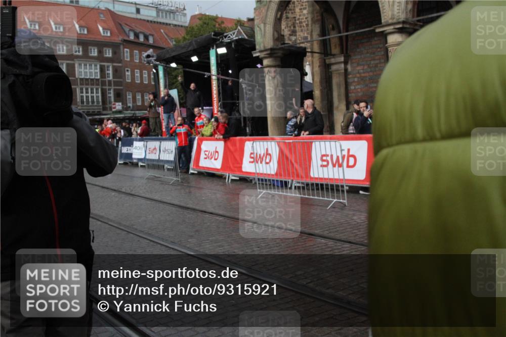 05.10.2025 - 20. swb-Marathon Bremen Yannick Fuchs http://msf.ph/oto/9315921 05.10.2025 15:15:48 Ziel 788 meine-sportfotos.de