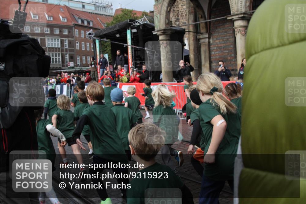 05.10.2025 - 20. swb-Marathon Bremen Yannick Fuchs http://msf.ph/oto/9315923 05.10.2025 15:15:57 Ziel  meine-sportfotos.de