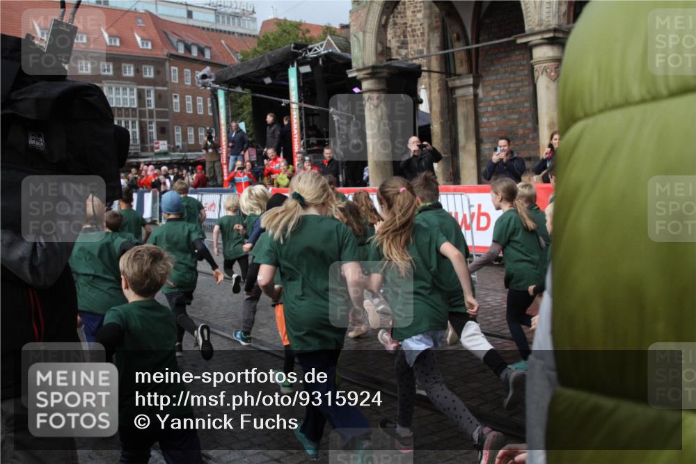 05.10.2025 - 20. swb-Marathon Bremen Yannick Fuchs http://msf.ph/oto/9315924 05.10.2025 15:15:58 Ziel  meine-sportfotos.de