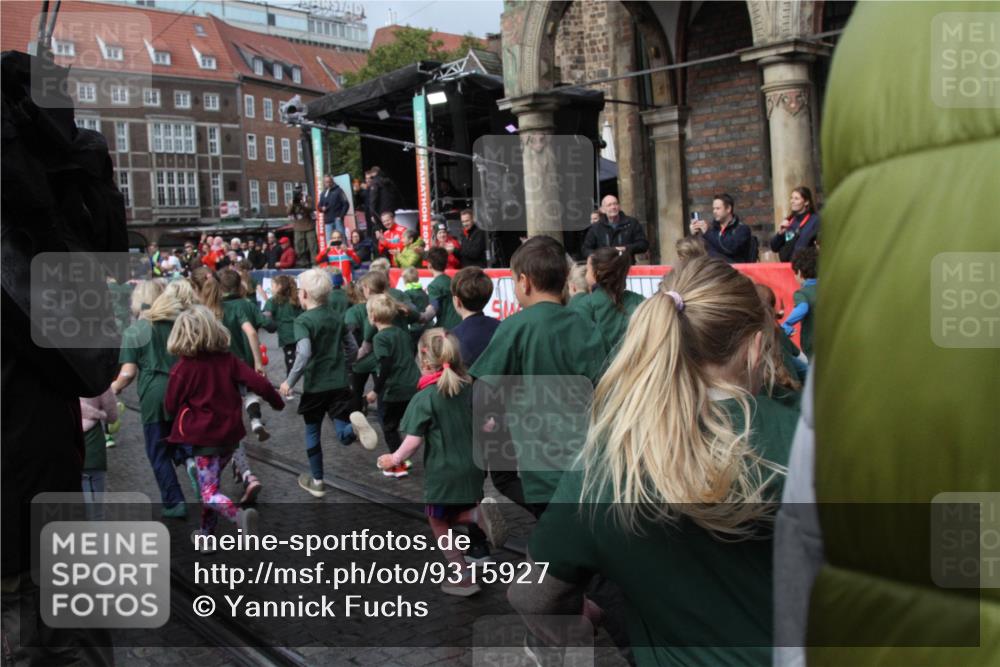 05.10.2025 - 20. swb-Marathon Bremen Yannick Fuchs http://msf.ph/oto/9315927 05.10.2025 15:15:59 Ziel  meine-sportfotos.de