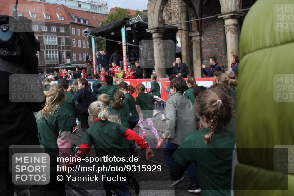 05.10.2025 - 20. swb-Marathon Bremen Yannick Fuchs http://msf.ph/oto/9315929 05.10.2025 15:15:59 Ziel  meine-sportfotos.de