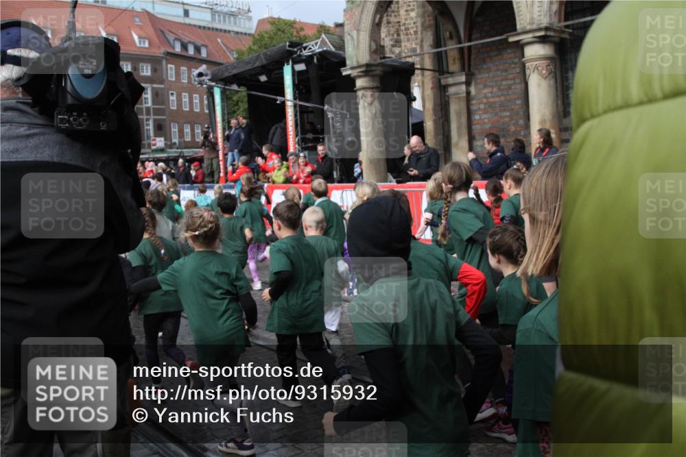 05.10.2025 - 20. swb-Marathon Bremen Yannick Fuchs http://msf.ph/oto/9315932 05.10.2025 15:16:00 Ziel  meine-sportfotos.de