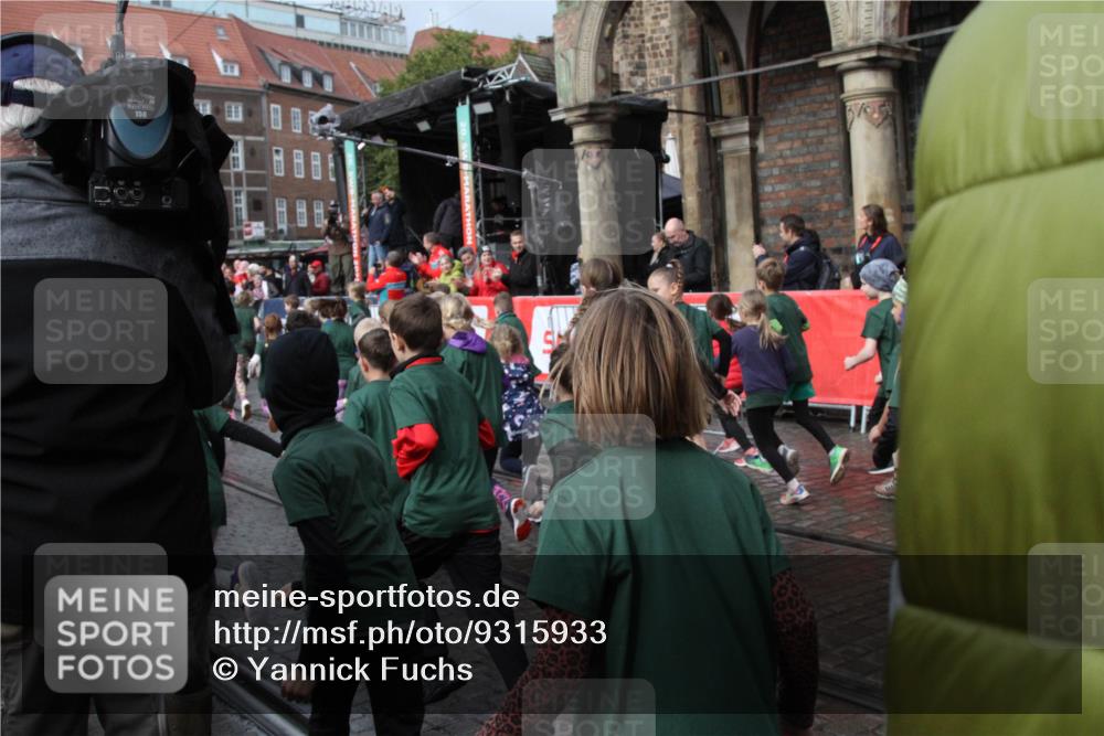 05.10.2025 - 20. swb-Marathon Bremen Yannick Fuchs http://msf.ph/oto/9315933 05.10.2025 15:16:01 Ziel  meine-sportfotos.de